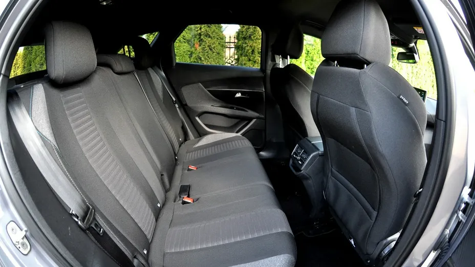 PEUGEOT 3008 -