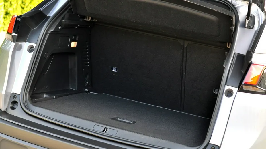 PEUGEOT 3008 -