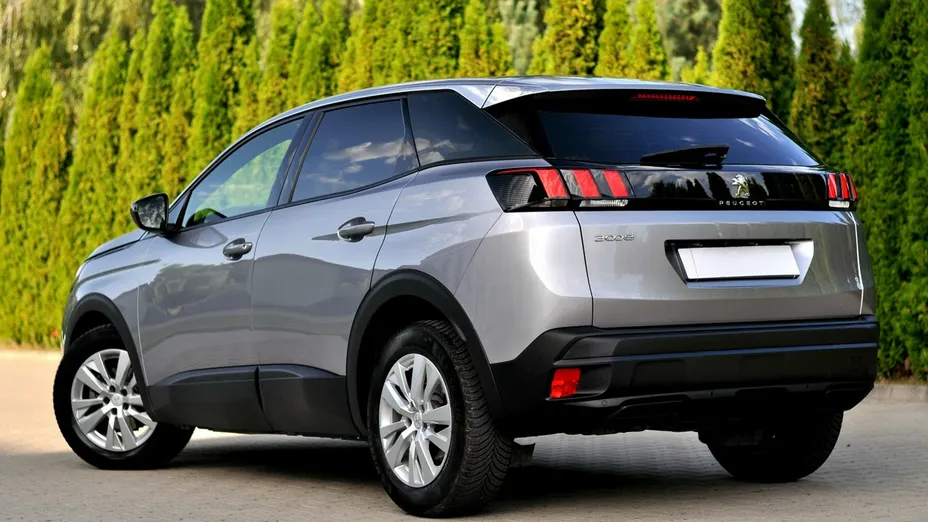 PEUGEOT 3008 -