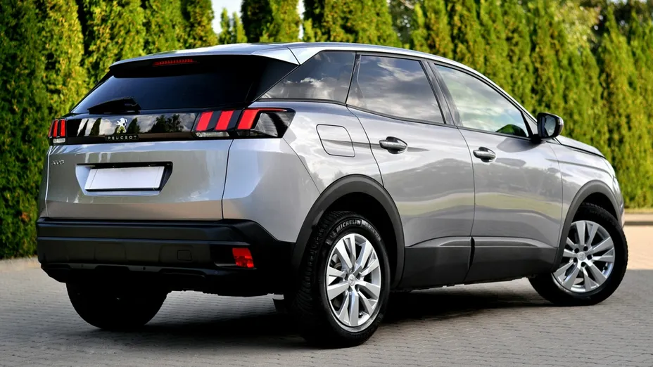 PEUGEOT 3008 -