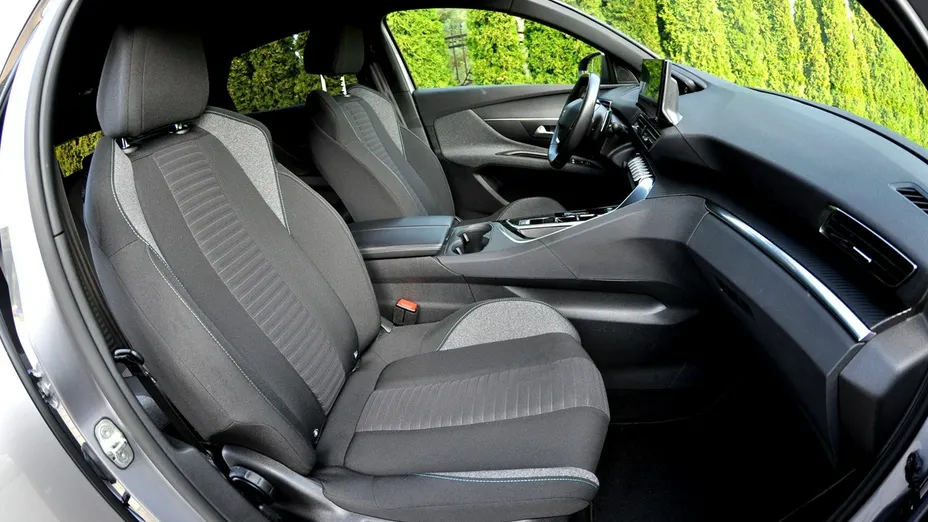 PEUGEOT 3008 -