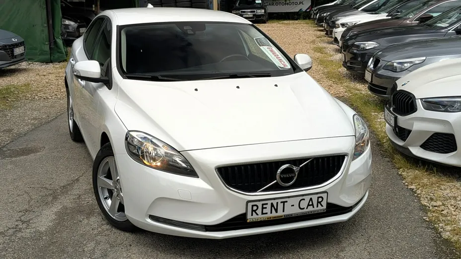 VOLVO V40 -
