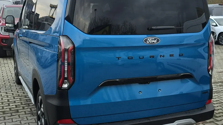 FORD Tourneo Custom -