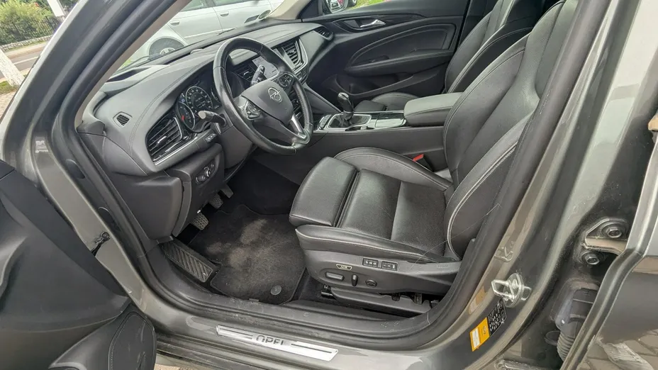 OPEL Insignia -