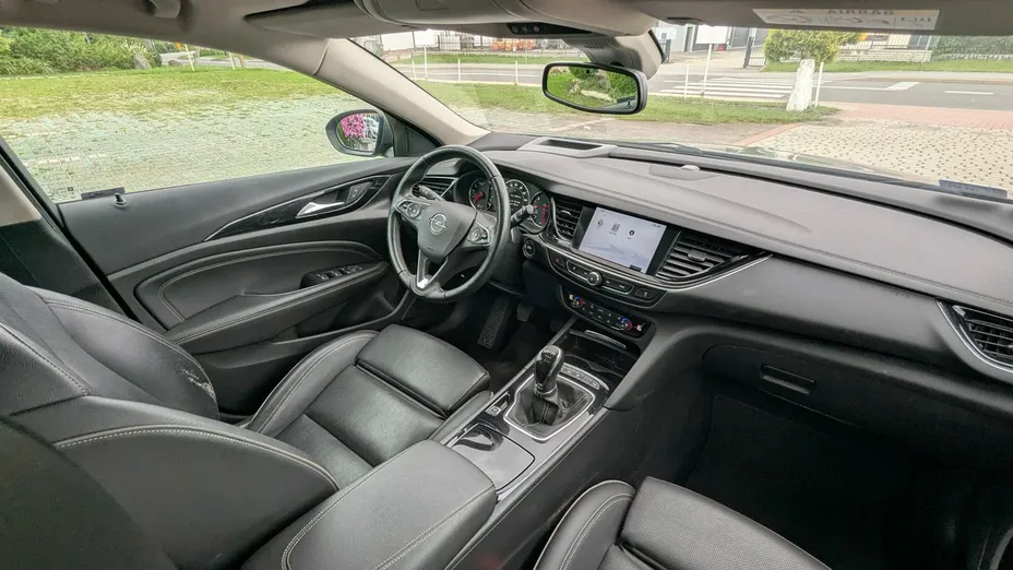 OPEL Insignia -