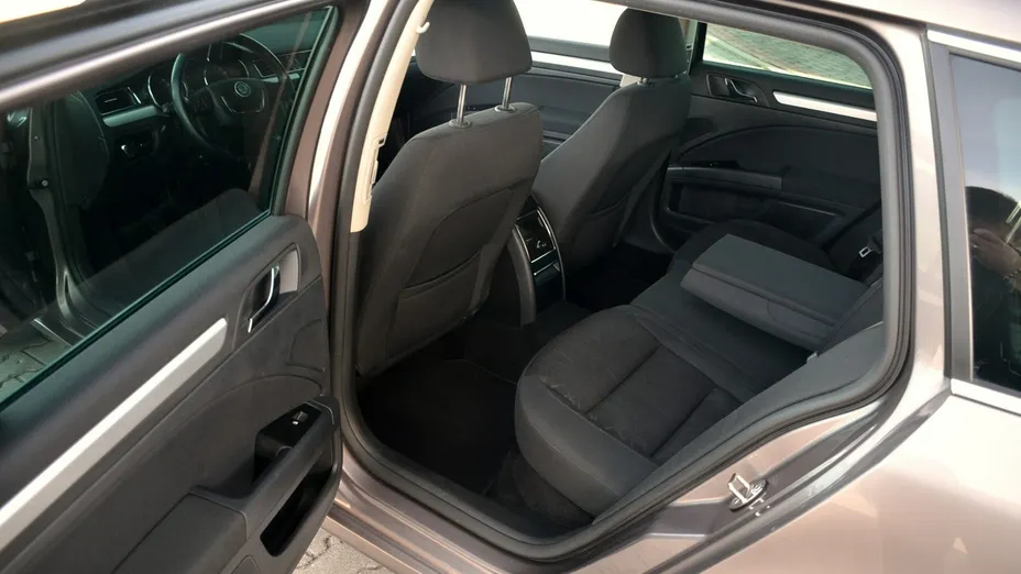 SKODA Superb -
