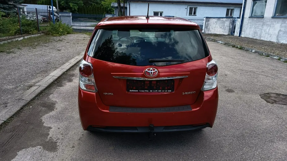 TOYOTA Verso -
