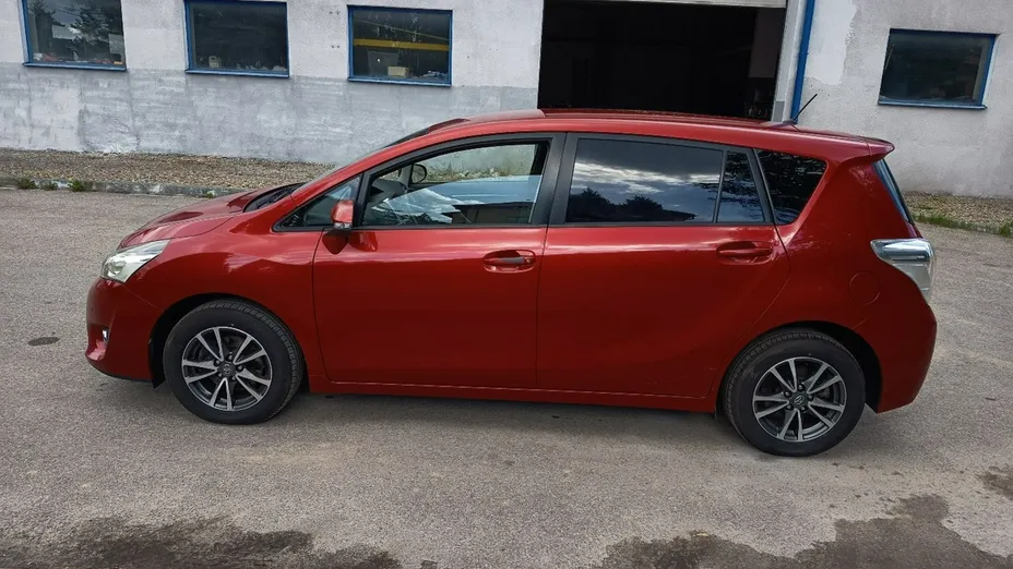 TOYOTA Verso -