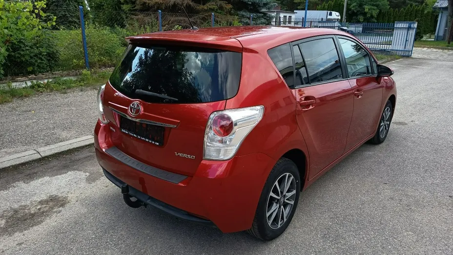 TOYOTA Verso -