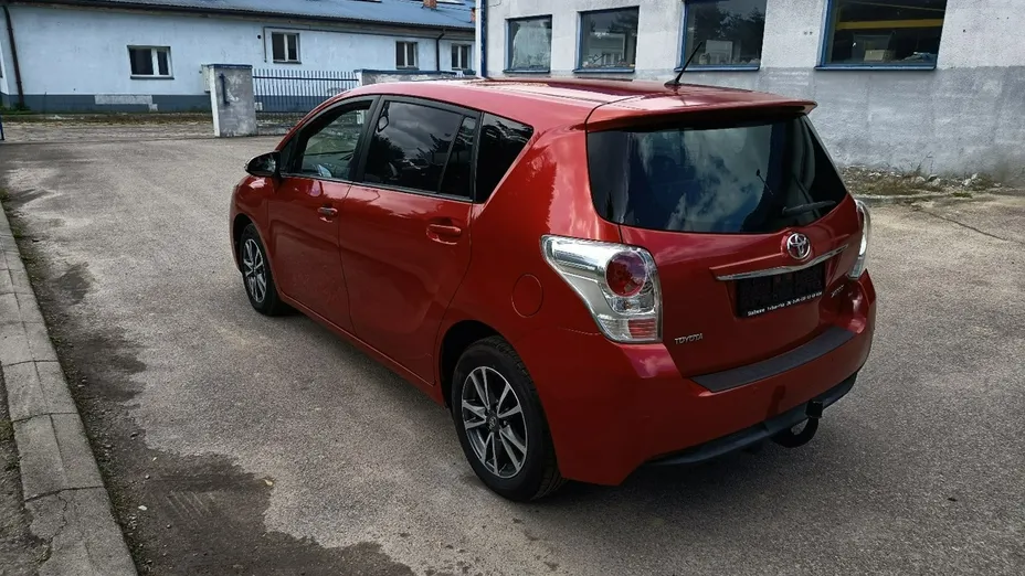 TOYOTA Verso -
