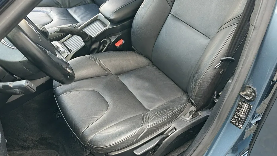 VOLVO V40 -