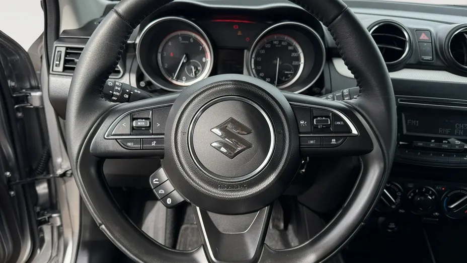 SUZUKI Swift -