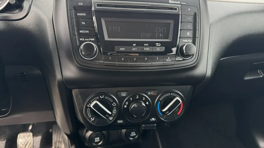 SUZUKI Swift -