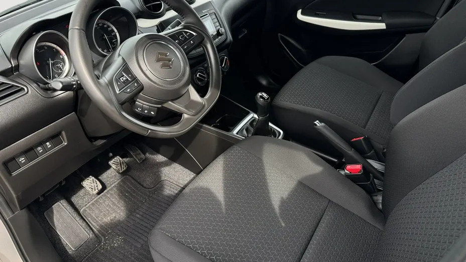 SUZUKI Swift -