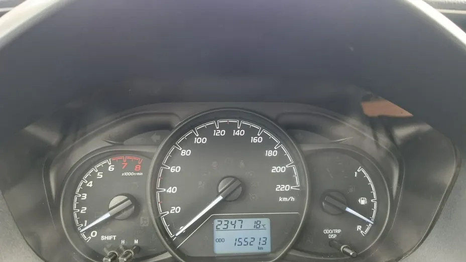 TOYOTA Yaris -