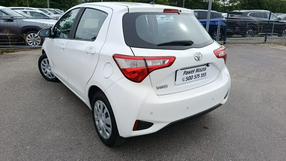 TOYOTA Yaris -