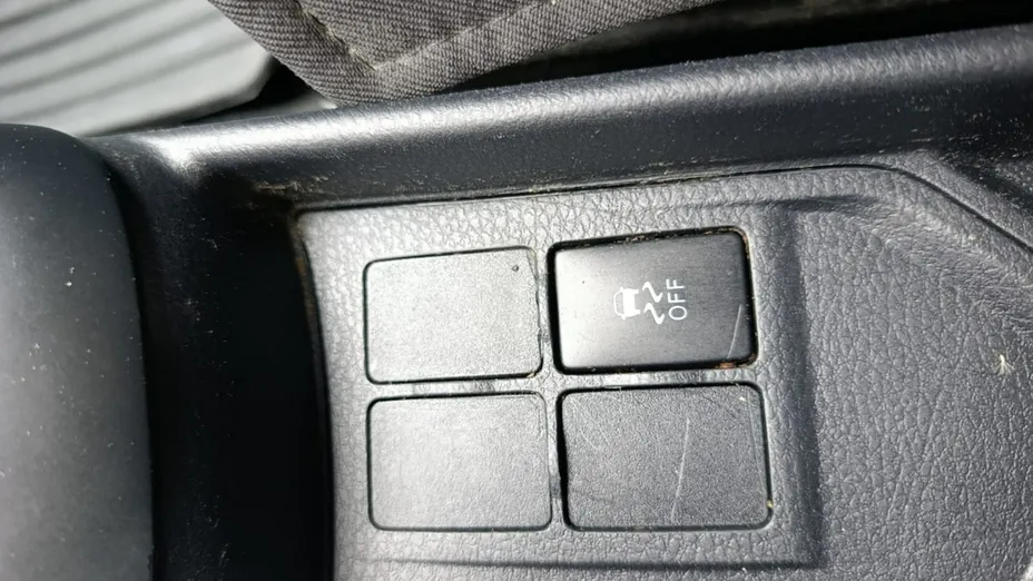 TOYOTA Yaris -