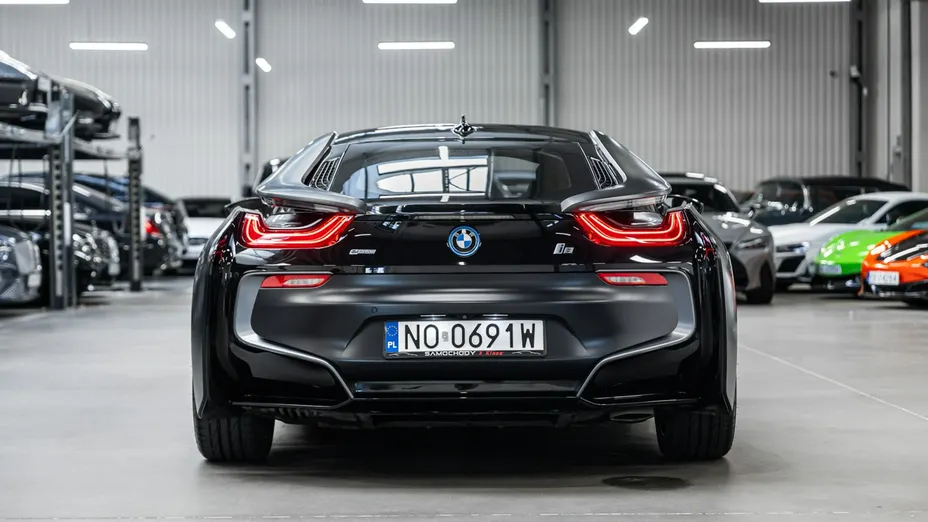 BMW i8 -