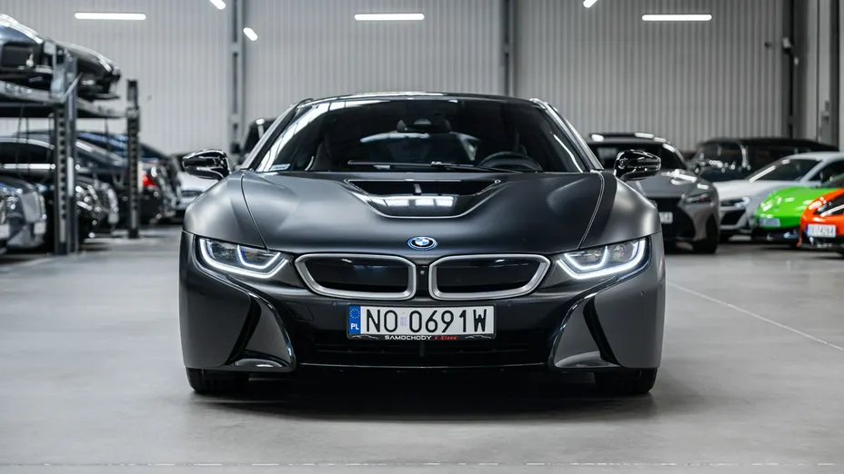 BMW i8 -