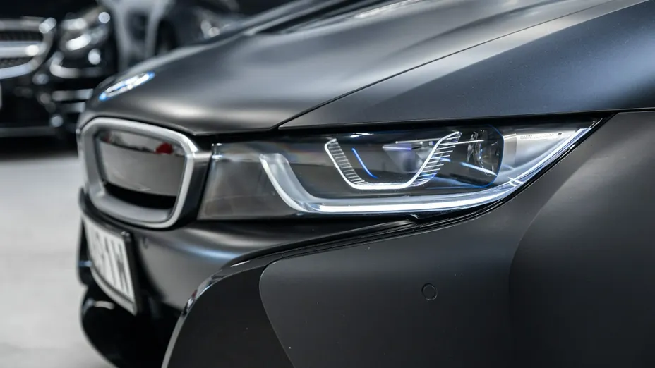 BMW i8 -