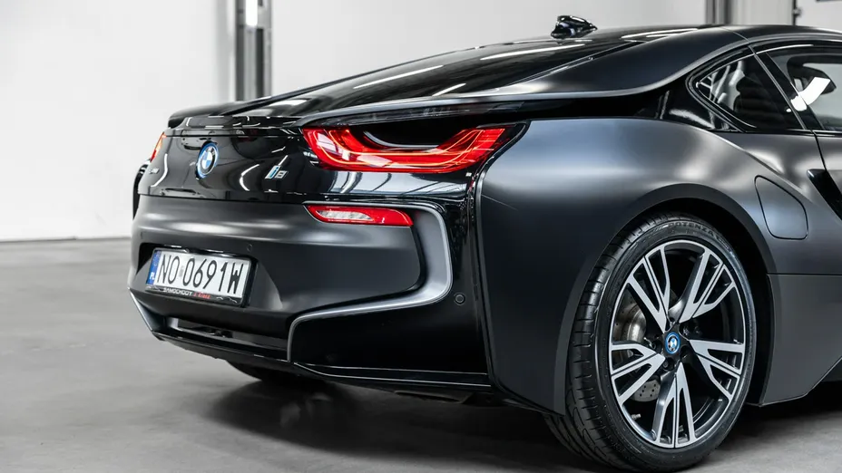 BMW i8 -