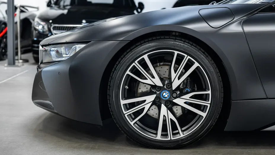 BMW i8 -