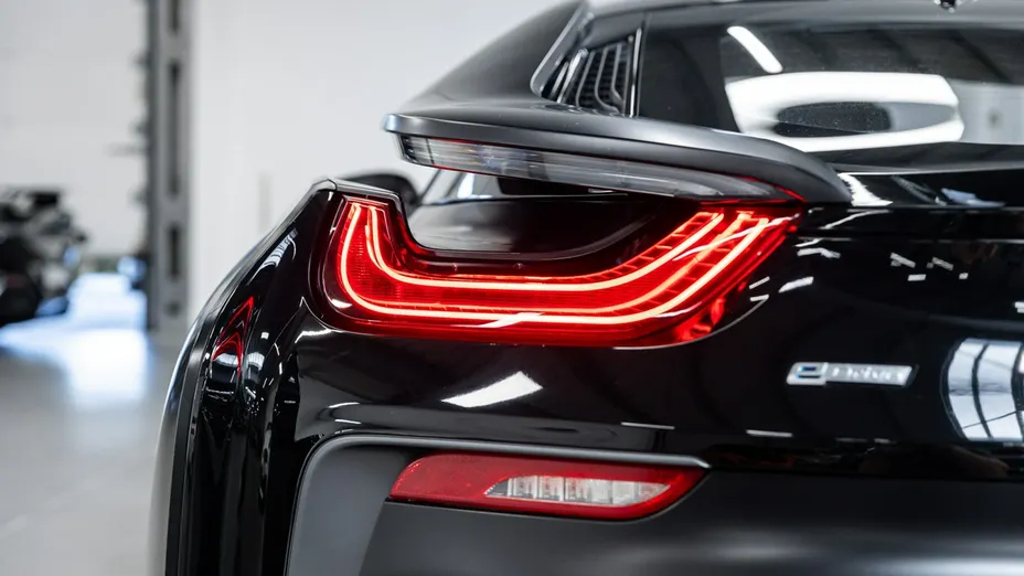 BMW i8 -