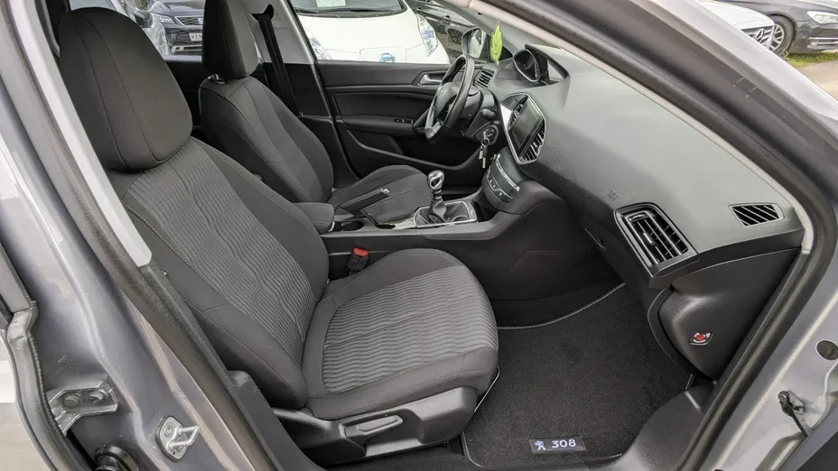 PEUGEOT 308 -