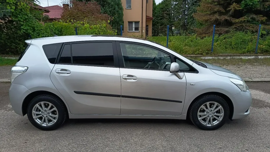 TOYOTA Verso -
