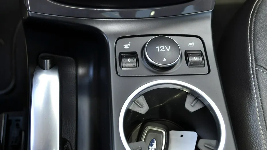FORD Kuga -