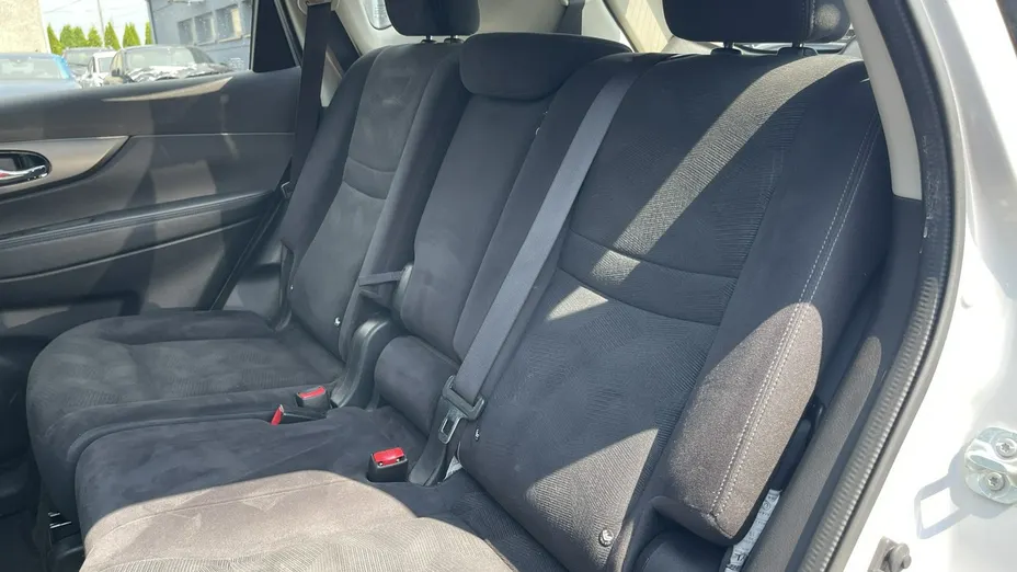 NISSAN X-Trail -