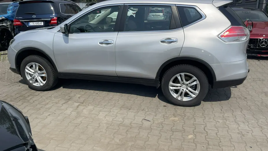 NISSAN X-Trail -