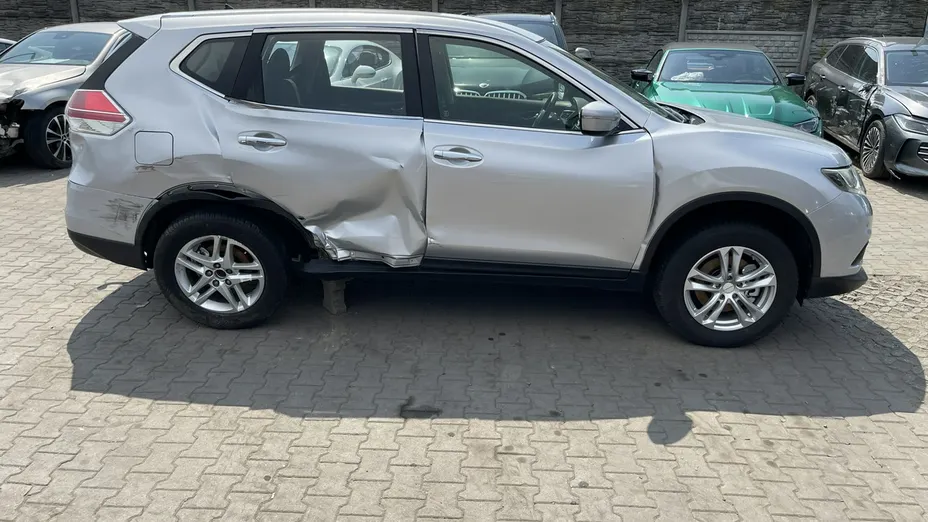 NISSAN X-Trail -