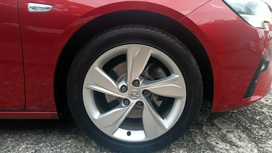OPEL Insignia -
