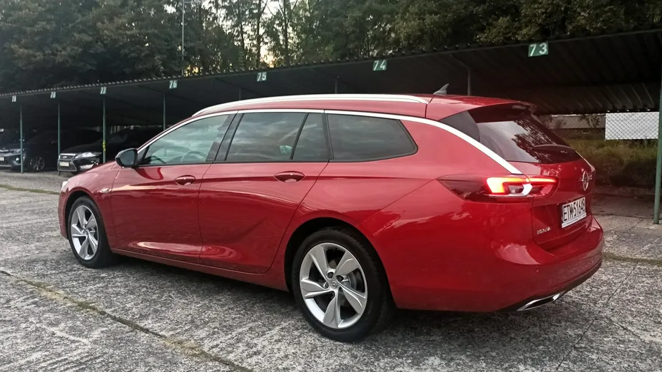 OPEL Insignia -