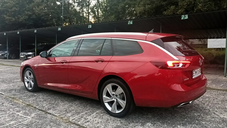 OPEL Insignia -