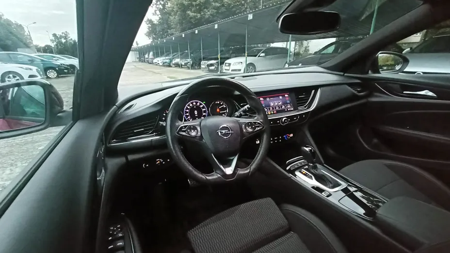 OPEL Insignia -