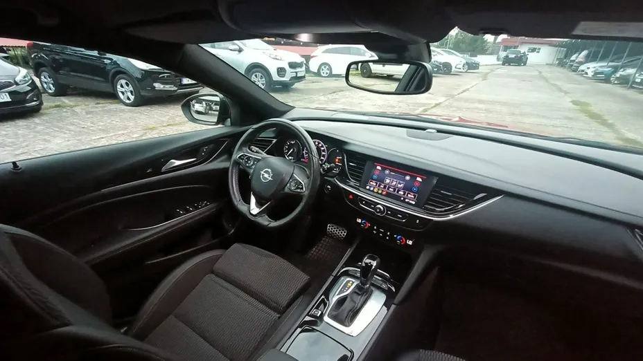OPEL Insignia -