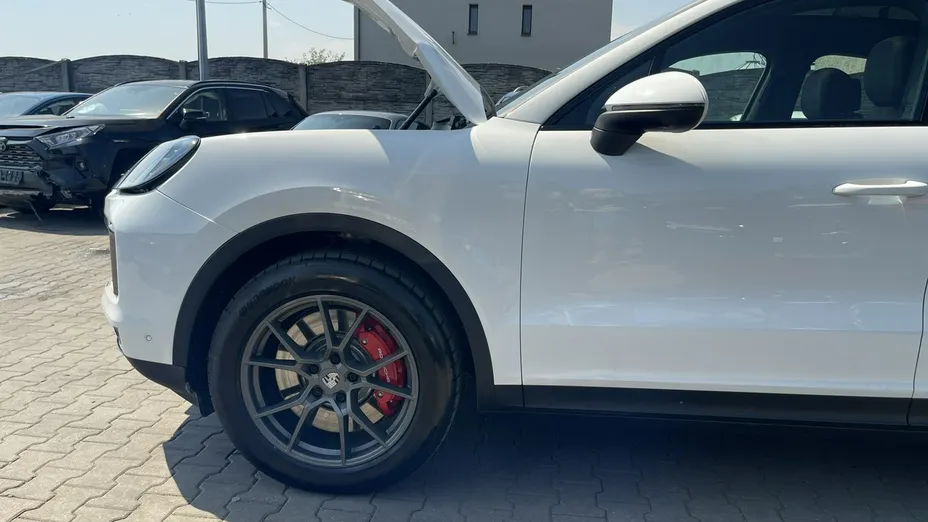 PORSCHE Cayenne -