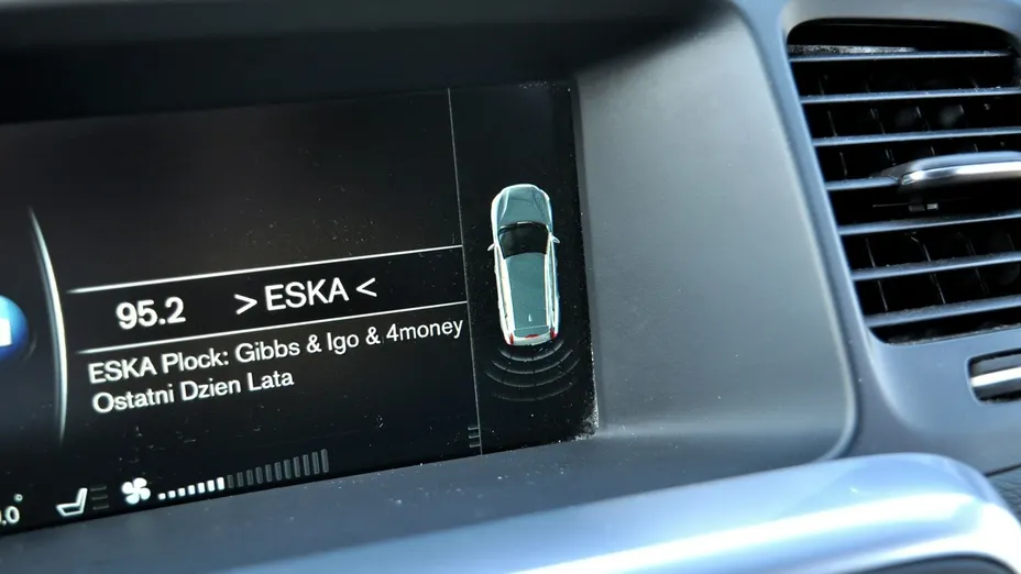VOLVO V60 -