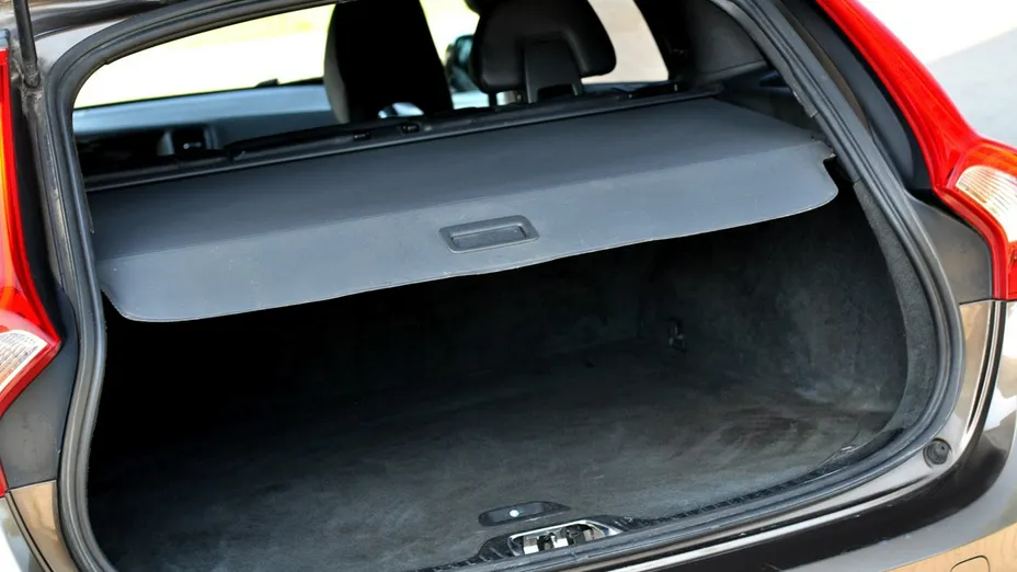 VOLVO V60 -