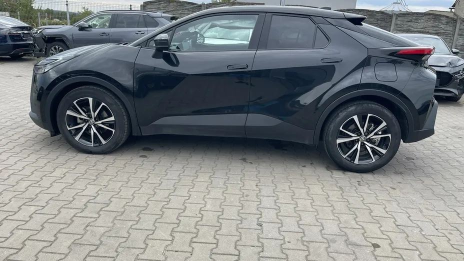 TOYOTA C-HR -