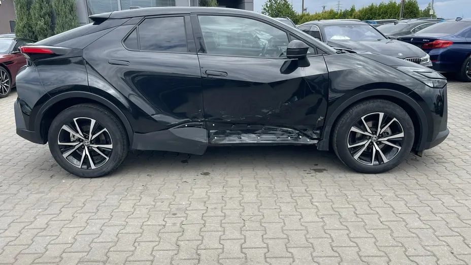 TOYOTA C-HR -