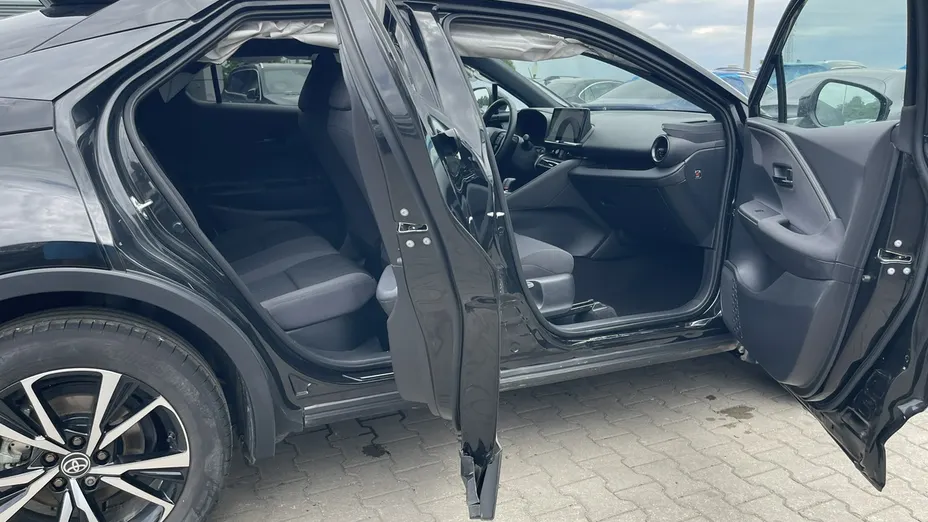 TOYOTA C-HR -