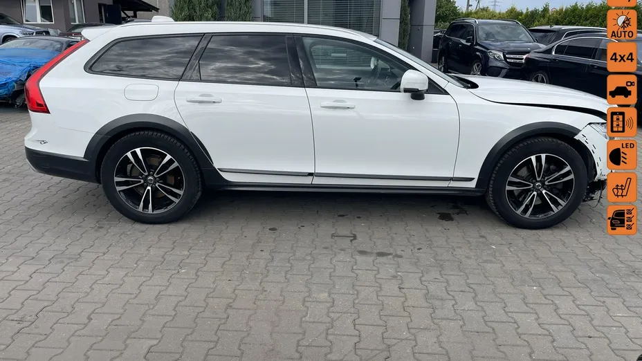 VOLVO V90 -