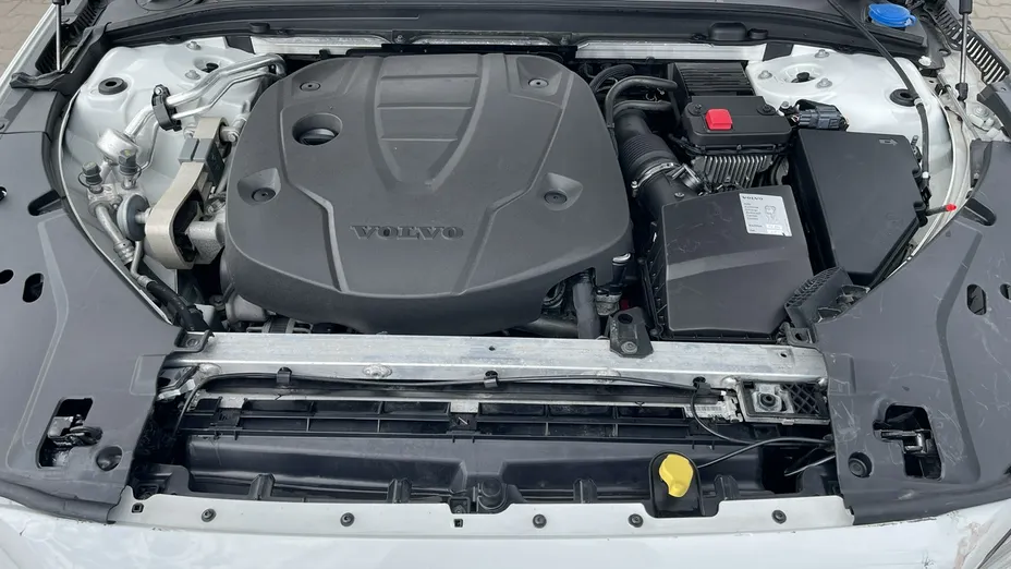 VOLVO V90 -