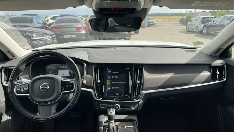 VOLVO V90 -