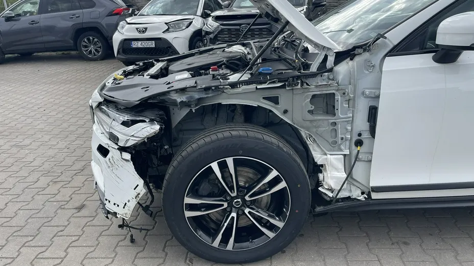 VOLVO V90 -