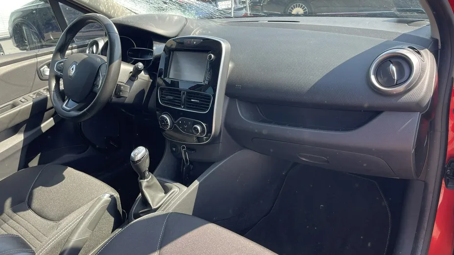 RENAULT Clio -