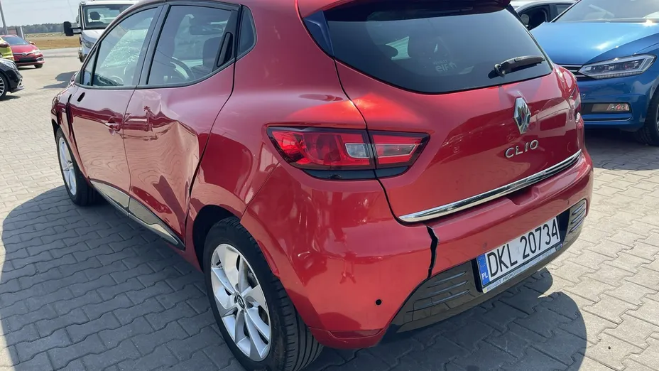 RENAULT Clio -